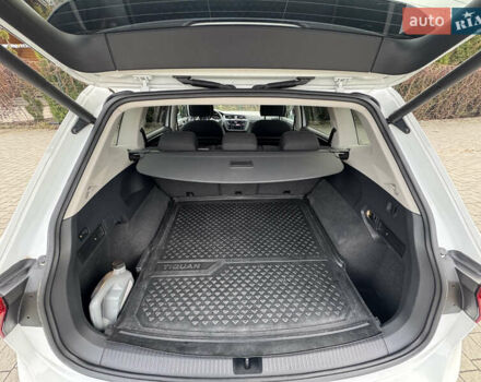 Білий Фольксваген Тігуан, об'ємом двигуна 2 л та пробігом 186 тис. км за 29999 $, фото 45 на Automoto.ua