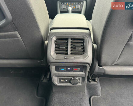 Білий Фольксваген Тігуан, об'ємом двигуна 2 л та пробігом 186 тис. км за 29999 $, фото 41 на Automoto.ua