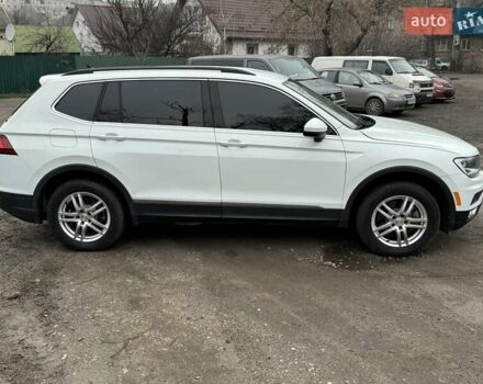 Белый Фольксваген Тигуан, объемом двигателя 2 л и пробегом 99 тыс. км за 17200 $, фото 2 на Automoto.ua