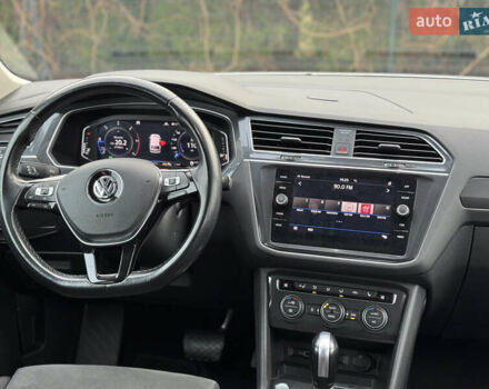 Білий Фольксваген Тігуан, об'ємом двигуна 2 л та пробігом 186 тис. км за 29999 $, фото 39 на Automoto.ua