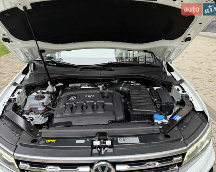 Белый Фольксваген Тигуан, объемом двигателя 2 л и пробегом 245 тыс. км за 28800 $, фото 20 на Automoto.ua