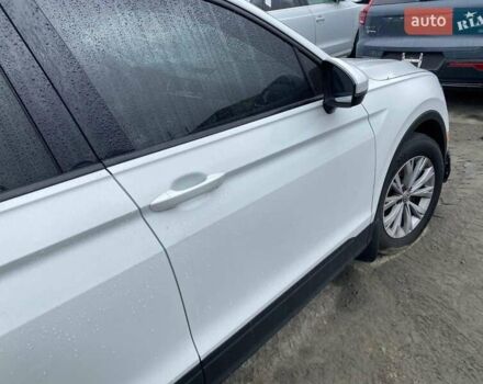 Білий Фольксваген Тігуан, об'ємом двигуна 2 л та пробігом 149 тис. км за 11300 $, фото 8 на Automoto.ua