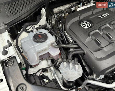 Белый Фольксваген Тигуан, объемом двигателя 2 л и пробегом 245 тыс. км за 28800 $, фото 22 на Automoto.ua