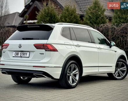 Білий Фольксваген Тігуан, об'ємом двигуна 2 л та пробігом 186 тис. км за 29999 $, фото 6 на Automoto.ua