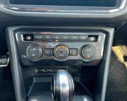 Белый Фольксваген Тигуан, объемом двигателя 2 л и пробегом 31 тыс. км за 12000 $, фото 10 на Automoto.ua