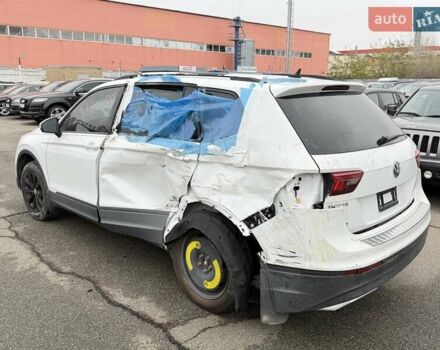 Белый Фольксваген Тигуан, объемом двигателя 2 л и пробегом 49 тыс. км за 12900 $, фото 4 на Automoto.ua