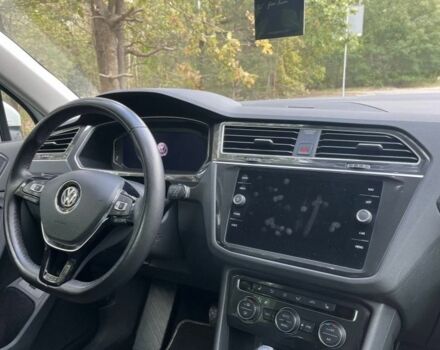 Белый Фольксваген Тигуан, объемом двигателя 2 л и пробегом 85 тыс. км за 10800 $, фото 10 на Automoto.ua