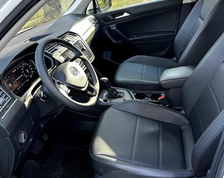 Белый Фольксваген Тигуан, объемом двигателя 2 л и пробегом 72 тыс. км за 23000 $, фото 4 на Automoto.ua