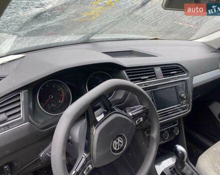 Білий Фольксваген Тігуан, об'ємом двигуна 2 л та пробігом 149 тис. км за 11300 $, фото 10 на Automoto.ua