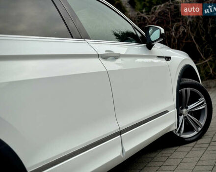 Білий Фольксваген Тігуан, об'ємом двигуна 2 л та пробігом 186 тис. км за 29999 $, фото 30 на Automoto.ua