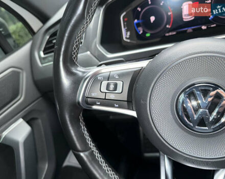 Белый Фольксваген Тигуан, объемом двигателя 2 л и пробегом 245 тыс. км за 28800 $, фото 52 на Automoto.ua