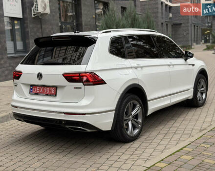 Белый Фольксваген Тигуан, объемом двигателя 2 л и пробегом 245 тыс. км за 28800 $, фото 5 на Automoto.ua
