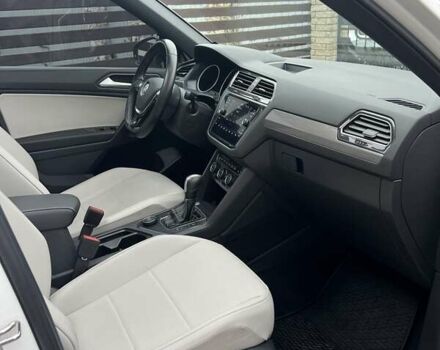 Белый Фольксваген Тигуан, объемом двигателя 1.98 л и пробегом 127 тыс. км за 26200 $, фото 10 на Automoto.ua