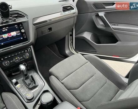 Белый Фольксваген Тигуан, объемом двигателя 1.97 л и пробегом 43 тыс. км за 26900 $, фото 35 на Automoto.ua