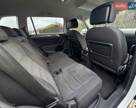 Білий Фольксваген Тігуан, об'ємом двигуна 2 л та пробігом 186 тис. км за 29999 $, фото 42 на Automoto.ua