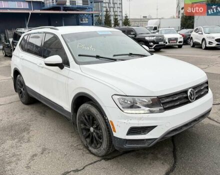 Белый Фольксваген Тигуан, объемом двигателя 2 л и пробегом 49 тыс. км за 12900 $, фото 1 на Automoto.ua