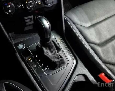 Білий Фольксваген Тігуан, об'ємом двигуна 2 л та пробігом 41 тис. км за 18000 $, фото 7 на Automoto.ua