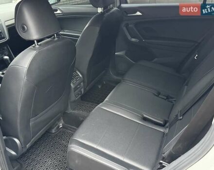 Белый Фольксваген Тигуан, объемом двигателя 2 л и пробегом 99 тыс. км за 17200 $, фото 12 на Automoto.ua