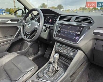 Білий Фольксваген Тігуан, об'ємом двигуна 2 л та пробігом 170 тис. км за 28500 $, фото 38 на Automoto.ua