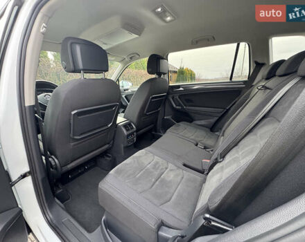 Білий Фольксваген Тігуан, об'ємом двигуна 2 л та пробігом 186 тис. км за 29999 $, фото 47 на Automoto.ua