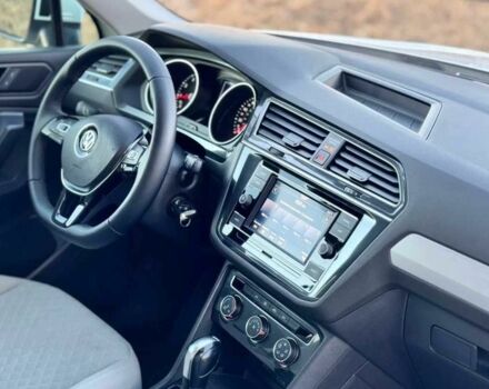 Білий Фольксваген Тігуан, об'ємом двигуна 8 л та пробігом 75 тис. км за 14999 $, фото 3 на Automoto.ua