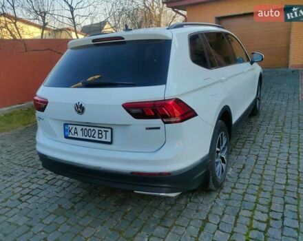 Белый Фольксваген Тигуан, объемом двигателя 2 л и пробегом 58 тыс. км за 22500 $, фото 3 на Automoto.ua