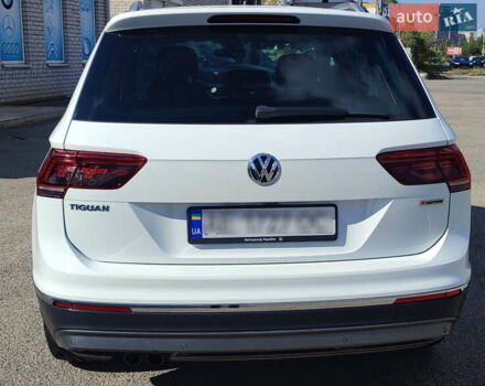 Белый Фольксваген Тигуан, объемом двигателя 1.97 л и пробегом 98 тыс. км за 30000 $, фото 1 на Automoto.ua
