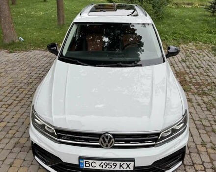 Белый Фольксваген Тигуан, объемом двигателя 1.97 л и пробегом 76 тыс. км за 37900 $, фото 3 на Automoto.ua