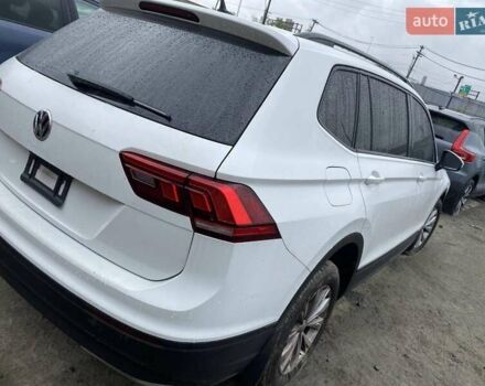 Білий Фольксваген Тігуан, об'ємом двигуна 2 л та пробігом 149 тис. км за 11300 $, фото 2 на Automoto.ua