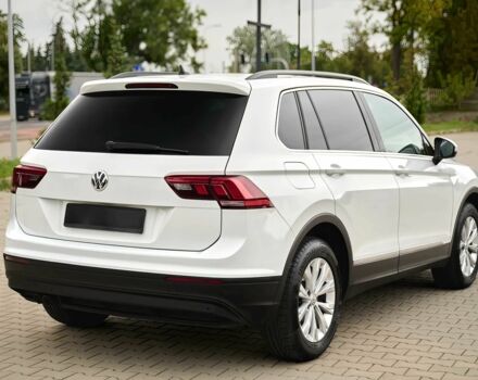 Білий Фольксваген Тігуан, об'ємом двигуна 2 л та пробігом 32 тис. км за 9800 $, фото 3 на Automoto.ua