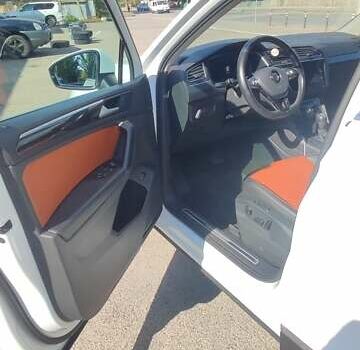 Белый Фольксваген Тигуан, объемом двигателя 1.97 л и пробегом 98 тыс. км за 30000 $, фото 16 на Automoto.ua