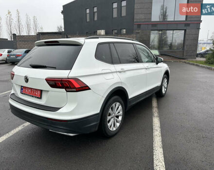 Белый Фольксваген Тигуан, объемом двигателя 0 л и пробегом 145 тыс. км за 15900 $, фото 4 на Automoto.ua