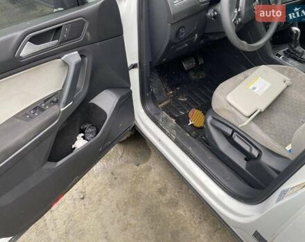 Білий Фольксваген Тігуан, об'ємом двигуна 2 л та пробігом 149 тис. км за 11300 $, фото 11 на Automoto.ua