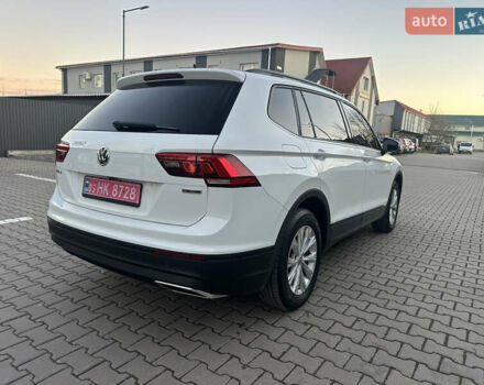 Білий Фольксваген Тігуан, об'ємом двигуна 1.98 л та пробігом 227 тис. км за 15999 $, фото 29 на Automoto.ua