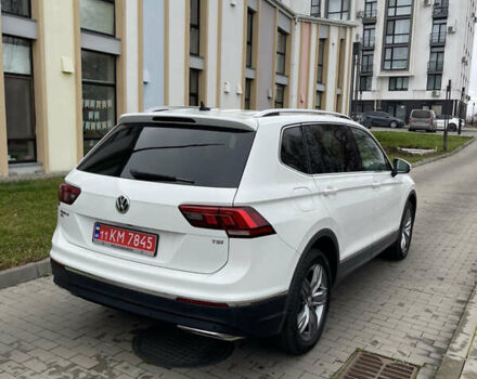 Белый Фольксваген Тигуан, объемом двигателя 0 л и пробегом 76 тыс. км за 22700 $, фото 6 на Automoto.ua