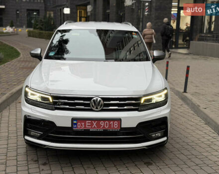 Белый Фольксваген Тигуан, объемом двигателя 2 л и пробегом 245 тыс. км за 28800 $, фото 57 на Automoto.ua