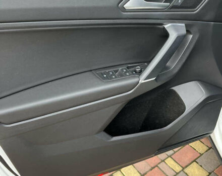 Белый Фольксваген Тигуан, объемом двигателя 0 л и пробегом 43 тыс. км за 22400 $, фото 16 на Automoto.ua