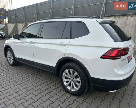 Білий Фольксваген Тігуан, об'ємом двигуна 1.98 л та пробігом 227 тис. км за 15999 $, фото 32 на Automoto.ua