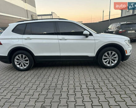 Білий Фольксваген Тігуан, об'ємом двигуна 1.98 л та пробігом 227 тис. км за 15999 $, фото 17 на Automoto.ua