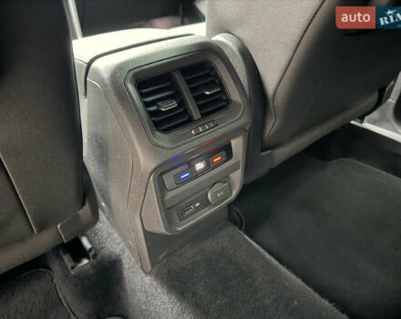 Белый Фольксваген Тигуан, объемом двигателя 2 л и пробегом 245 тыс. км за 28800 $, фото 44 на Automoto.ua