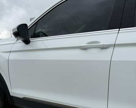 Белый Фольксваген Тигуан, объемом двигателя 2 л и пробегом 88 тыс. км за 25000 $, фото 15 на Automoto.ua