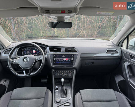 Білий Фольксваген Тігуан, об'ємом двигуна 2 л та пробігом 186 тис. км за 29999 $, фото 38 на Automoto.ua