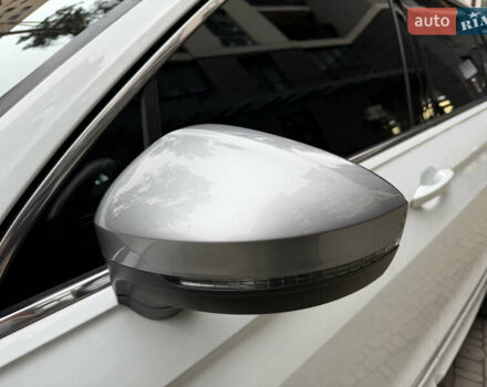 Белый Фольксваген Тигуан, объемом двигателя 2 л и пробегом 245 тыс. км за 28800 $, фото 24 на Automoto.ua