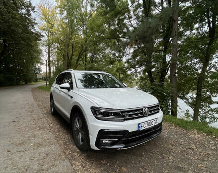 Белый Фольксваген Тигуан, объемом двигателя 1.98 л и пробегом 48 тыс. км за 23000 $, фото 2 на Automoto.ua