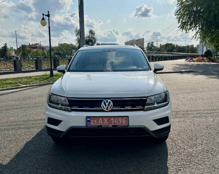 Белый Фольксваген Тигуан, объемом двигателя 2 л и пробегом 73 тыс. км за 22999 $, фото 1 на Automoto.ua