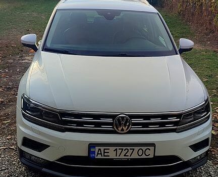 Белый Фольксваген Тигуан, объемом двигателя 2 л и пробегом 98 тыс. км за 29000 $, фото 1 на Automoto.ua
