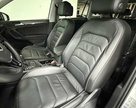 Білий Фольксваген Тігуан, об'ємом двигуна 1.97 л та пробігом 40 тис. км за 31500 $, фото 21 на Automoto.ua