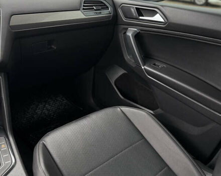 Белый Фольксваген Тигуан, объемом двигателя 2 л и пробегом 88 тыс. км за 25000 $, фото 21 на Automoto.ua