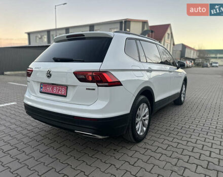 Білий Фольксваген Тігуан, об'ємом двигуна 1.98 л та пробігом 227 тис. км за 15999 $, фото 28 на Automoto.ua