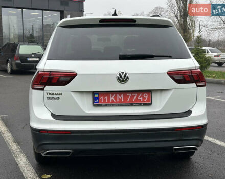 Белый Фольксваген Тигуан, объемом двигателя 0 л и пробегом 145 тыс. км за 15900 $, фото 3 на Automoto.ua
